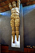 Agrigento - La valle dei templi. Museo Archeologico. Telamone 'superstite' del tempio di Giove Olimpico alto quasi 8 metri. 